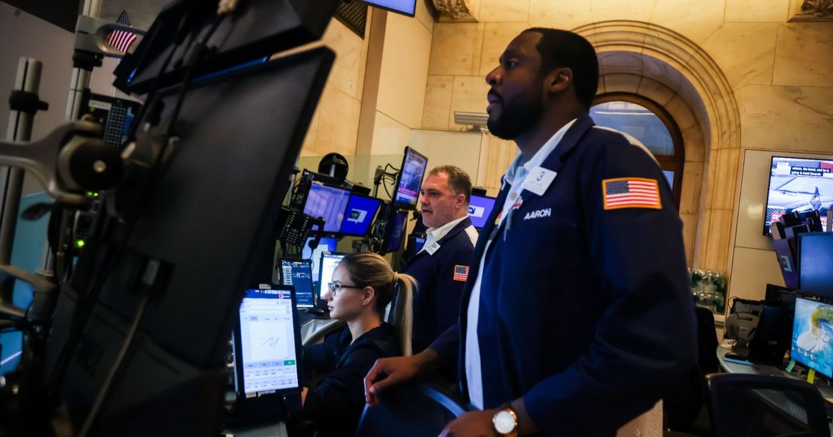 US stock indicators near their highest levels pending reducing interest