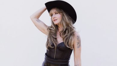 margo-price-publicizes-unique-album,-shares-“don’t-let-the-bastards-fetch-you-down”-video:-watch