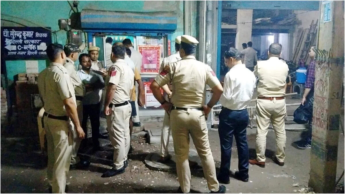 Rape of the accused crimes was shot and injured by police by getting back to Daroga’s gun