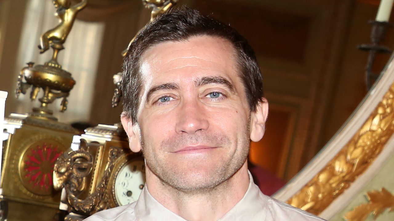 jake-gyllenhaal-offloads-“paparazzi-proof”-tribca-condo-for-$-14-million