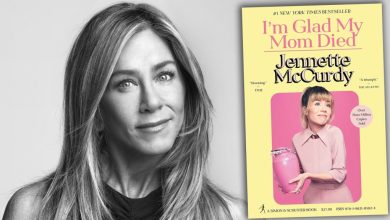 jennifer-aniston-stars-in-apple-sequence-in-step-with-jennette-mccurdy-memoir