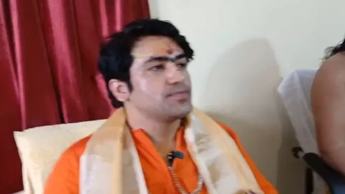 In Kashi, Dhirendra Shastri Darshan in baby Darbar took permission from Baba from Sanatan Yatra, see video … – Dhirendra Shastri in Kashi Hindi Hindu unit and cultural conservation
