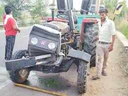 Road accident in Bayana of Bharatpur, see student dying due to the clash of tractor trolleys in video