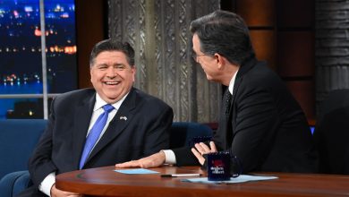 Gov. JB Pritzker riffs on his his wealth, staying out of prison in Stephen Colbert appearans – ryan