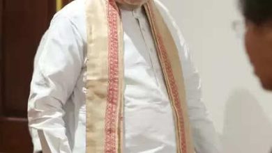 The Minister of Home Affairs, Shah