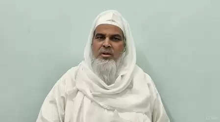 India is a constitutional country, Bageshwar baby’s words divided: Qari Mohammad Jamil