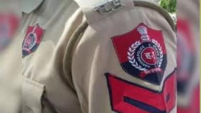 Haryana News: 20 youths attacked the policy team in Kaithal, threatened to kill by tearing uniform