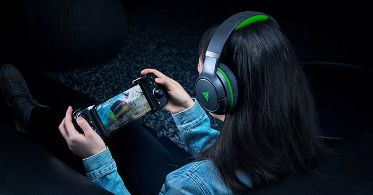 ‘excellent’-wi-fi-gaming-headset-hailed-‘extraordinarily-gay’-has-a-90-saving