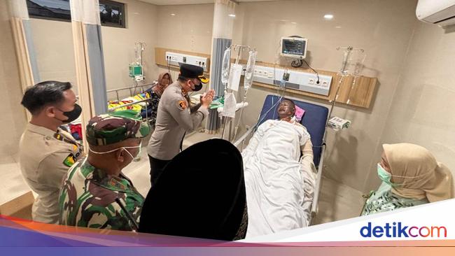 South Tangang police chief visited the victims of the Pamulang gas explosion in Ciputat Hospital