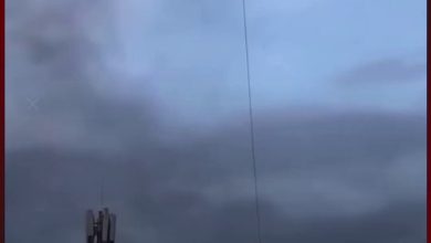 هروب الرئيس والوزراء فى نيبال بطائرة هليكوبتر بعد إقتحام وحرق الثوار للقصر الجمهوري