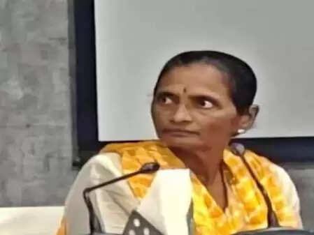 ChhattisGarh: Maoist leader Sujata surrendered in Bastar