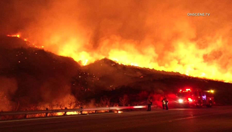 evacationing-orders-issed-as-fast-appealing-wildfire-burns-in-riverside-county