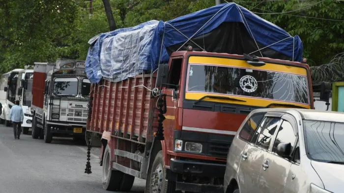 Accidents are increasing due to negligence of officials, illegal cuts on the highway and accidents of disorganized trucks – rising highway accidents due to negligence in Lucknow
