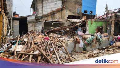 20 houses affected by a gas explosion in Pamulang collapsed 3