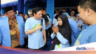 The 48th Milad BKPRMI, chairman of the DPD, gave Umrah prizes to Madrasah teachers