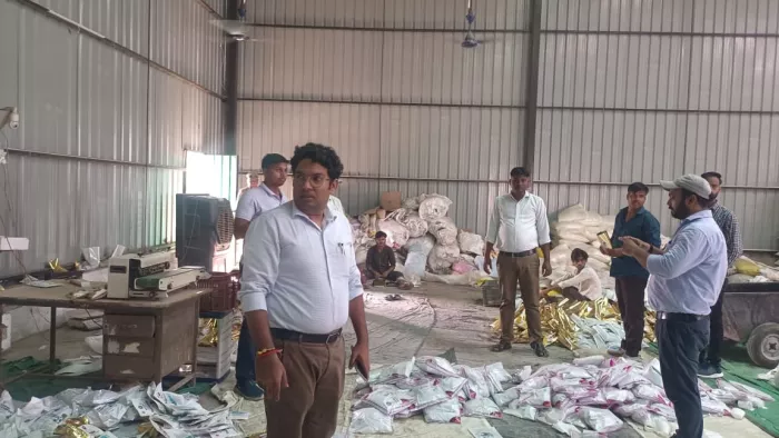 Sales on e-commerce! Four Lakh trappers found … a case on three, including couples, including couples in making unlicensed fertilizer in Shahjahanpur -Fertilizer -pack house selected illegal manufacturing in the latest news from Shahjahanpur