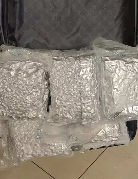 More than 39 kg of hydroponic weeds seized at the Mumbai airport, three arrested