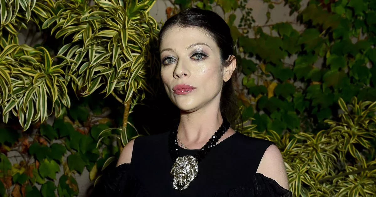 Piignant Michelle Trachtenberg Schene From 17 Again Leaves Fans Emotional As It Resurfaces – ryan