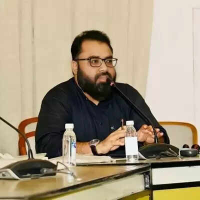 Police have held the President of Aimim Delhi Pradesh Shoaib Jamaai