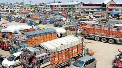 JAMMU NEWS: Sopore, which is buzzing with Apple, is silent in the Mandi, all the Mandis of the Valley closed two days – Kashmir Fruit Mandis was abandoned due to the strike of trucks