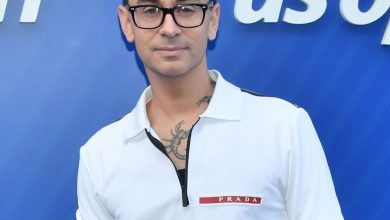 christian-siriano-teaes-purple-carpet-appears-to-be-like