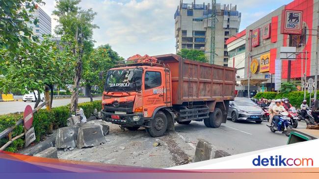 Truck that crashed Busway shot in Slipi, traffic in the solid direction