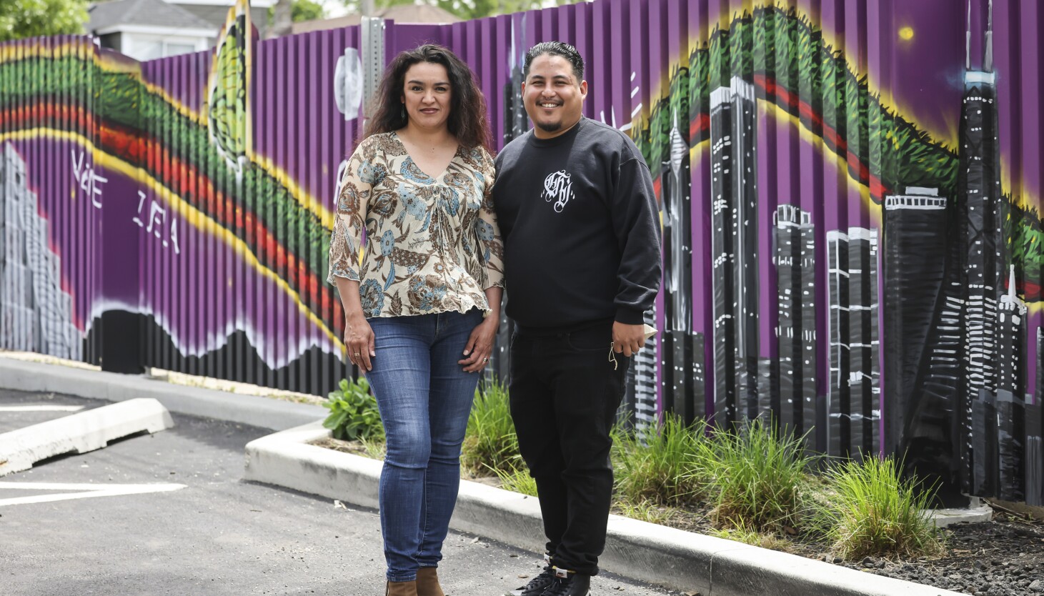 chicago-murals:-the-fable-of-immigrants’-journeys-are-suggested-at-gage-park-center