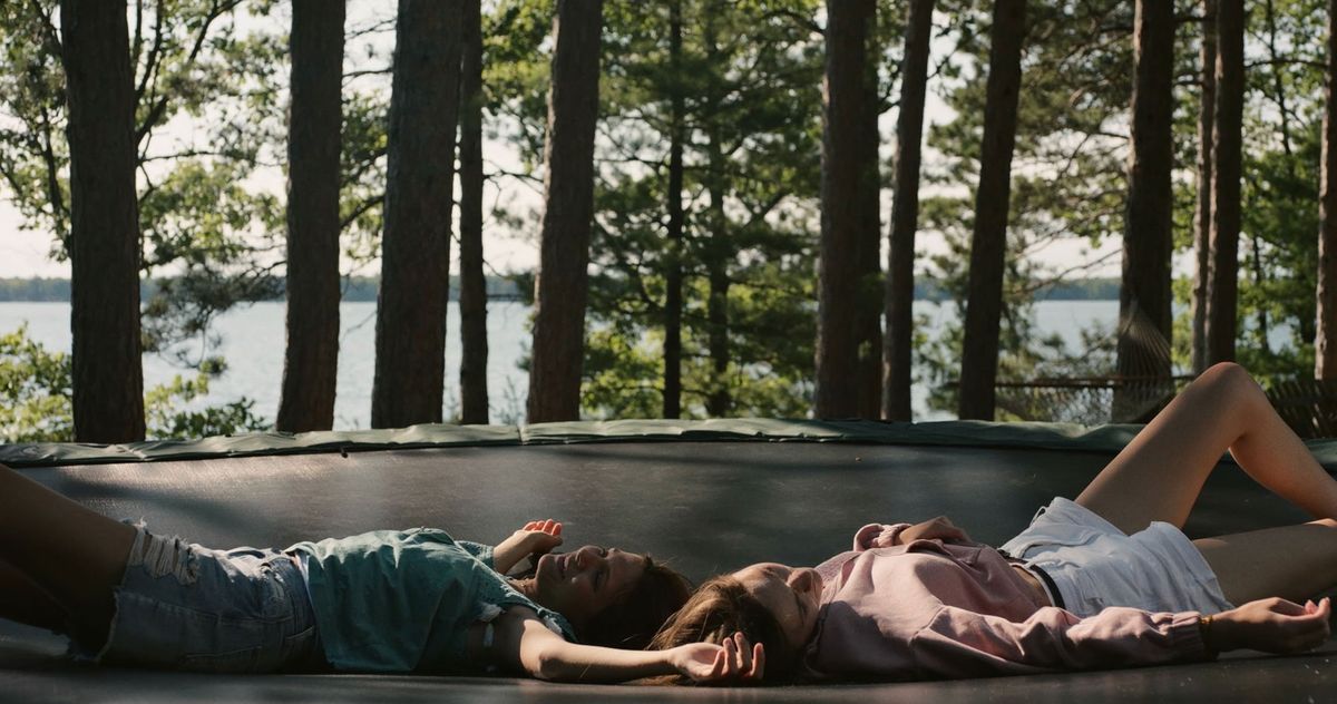 a-languorous,-87-minute-movie-fee-staring-at