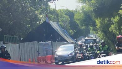 Jalan TB Simatupang South Jakarta is stuck this morning this is the condition