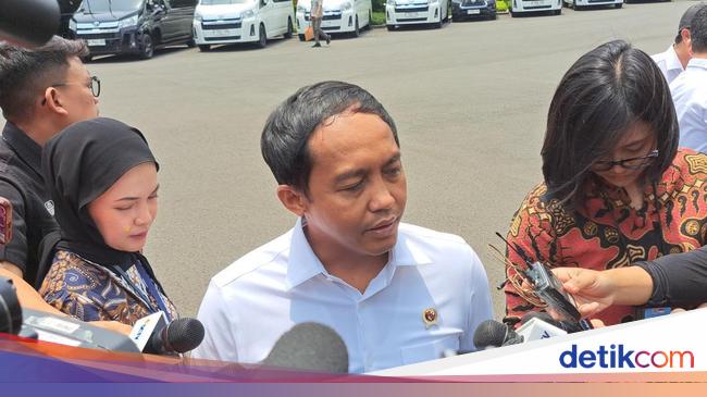 Minister of the form of the form of the acceleration team for determining usual forests involves Academici-LSM