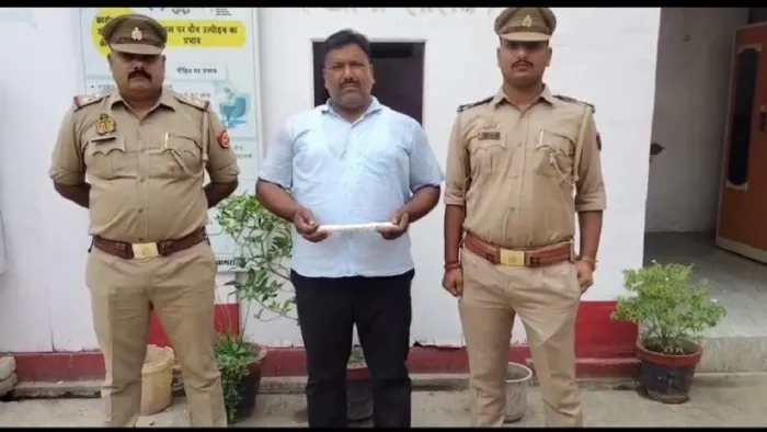 The active member of the infamous Gotkar Muzaffar gang arrested in Prayagraj, a prize of 25 thousand, is arrested in many districts of Netorious Cow smuggling member who was arrested in Prayagraj weapon