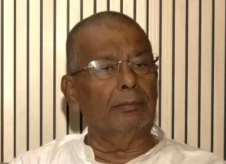 Lalu Yadav is senior, he should focus on his health: JDU -LP Rampet Mandal