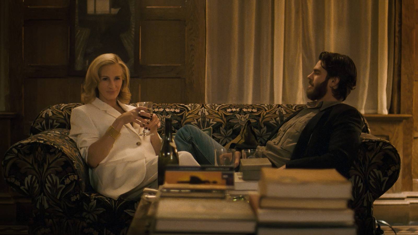 julia-roberts-stands-out-in-luca-guadagno’s-darkly-ambiguous-#metoo-thriller