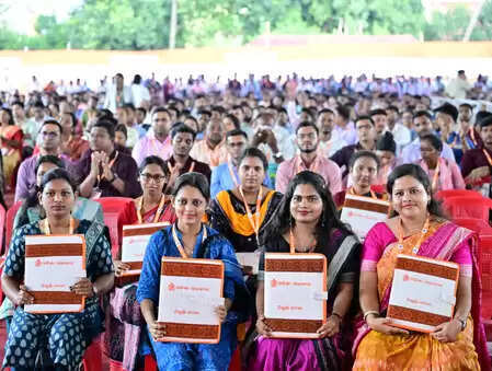 CM Mohan Majhi gave jobs for the government to 1686 youth, what did the newly appointed employees say?