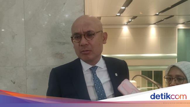 The Ministry of Foreign Affairs Action Action Diplomat Arya Daru allegedly looked after by OTK