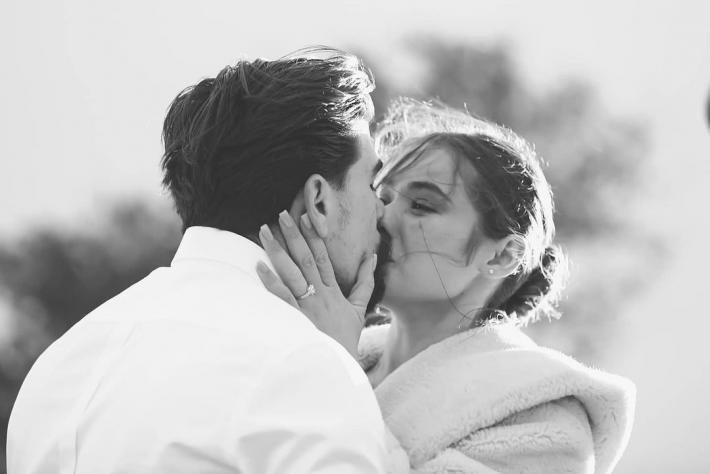 as-in-the-motion-photos,-the-albanian-broadcaster-offers-the-unbelievable-marriage-of-the-queen
