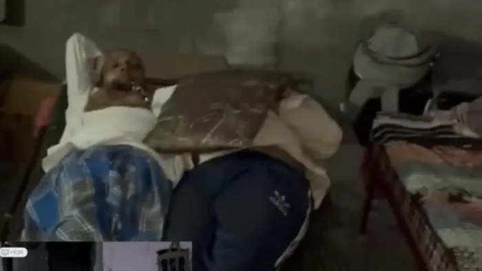 Ghaziabad News: Govindpuri Police Outpost, Sleeping handcuffs in the Barrack of Govindpuri Police Post