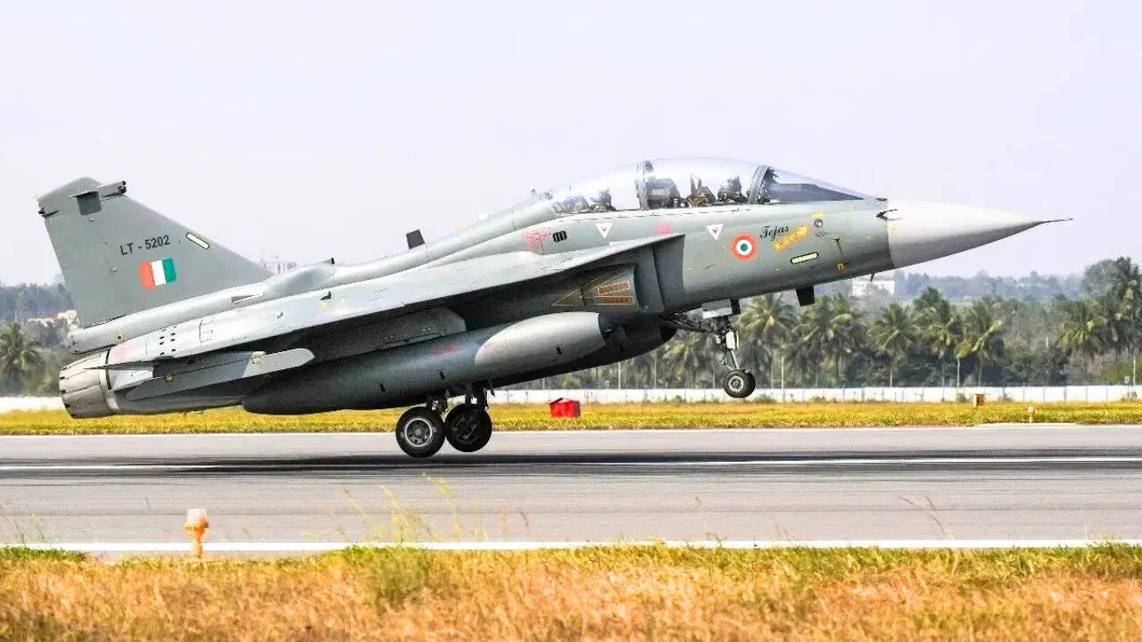 Air Force Get 2 Tejas Market 1A Fighters in October, a lack of fighter jets is called a serious IAF head