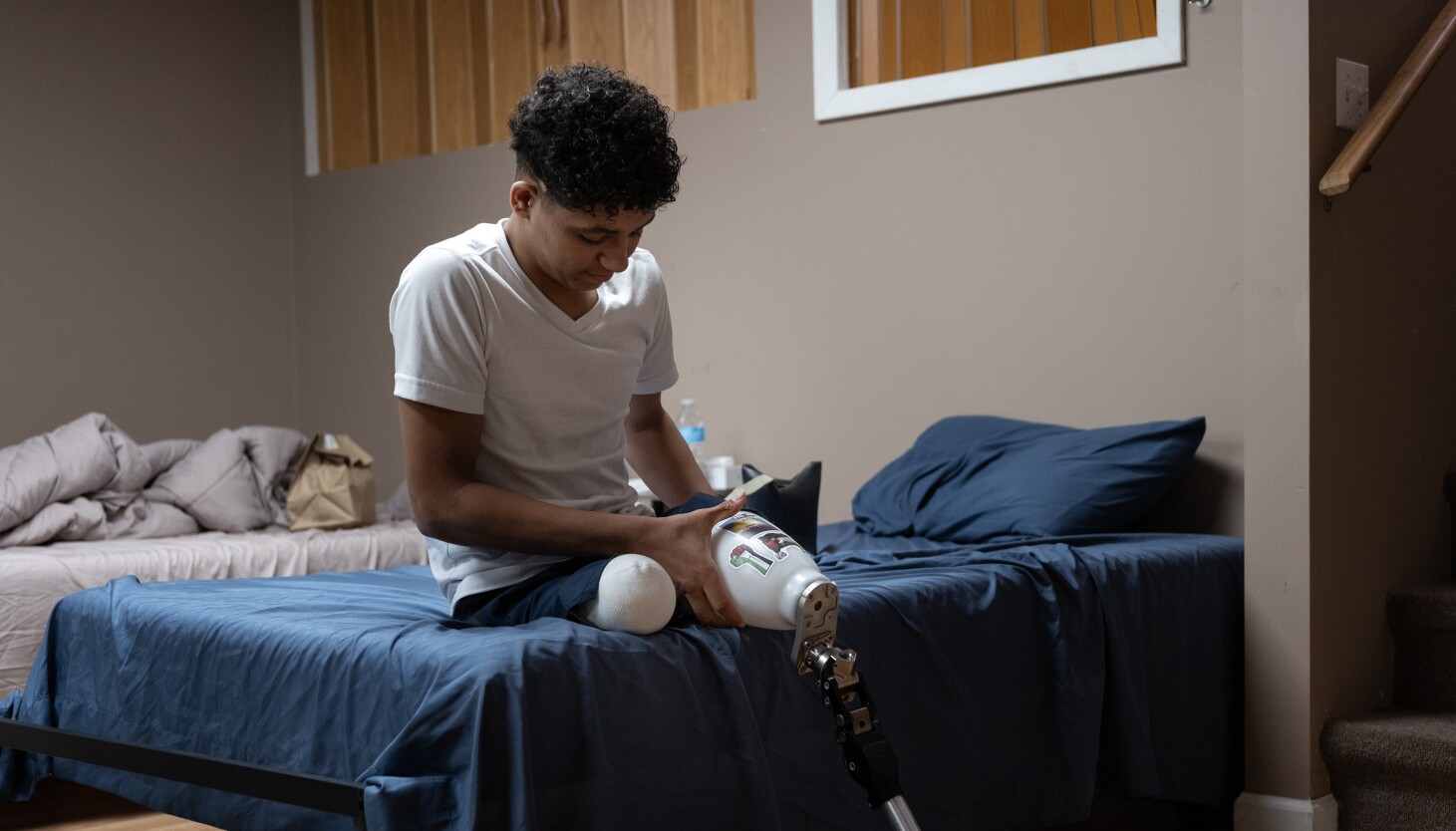 Palestinian Teen Injured in Gaza Tries to Walk Again in Chicago Suburbs – ryan