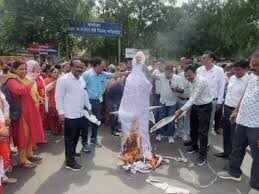 Teachers burned out of the RPSC secretary, protest marches, after footage created a Rukus during the Sunday holidays