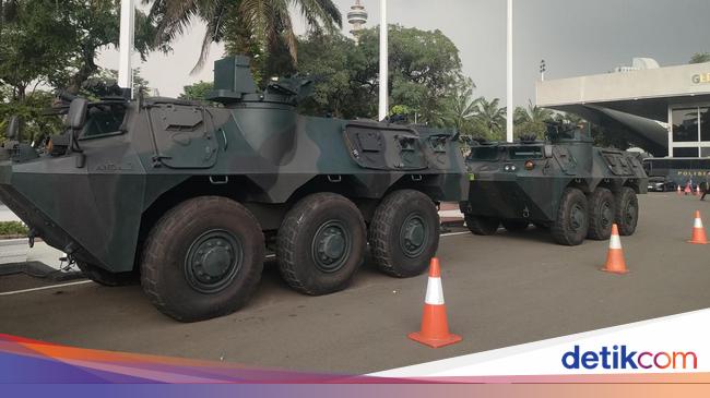 Civil Coalition -Criticism on the Minister of Defense on the TNI that maintains the parliament building: not in accordance with claims 17+8