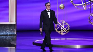stephen-colbert-gets-standing-ovation-at-emmys