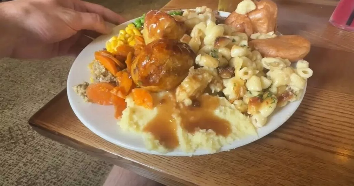 american-tourist-trieste-roast-dinner-at-british-carvery-and-brands-one-thing-‘ridiculous’