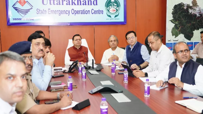 CM Dhami took a large amount of rain in dehradun, said – there is no laxity in rescue and rescue operations – Dehradun Rains CM Puskar Singh Dhami oversees relief in Dehradun City
