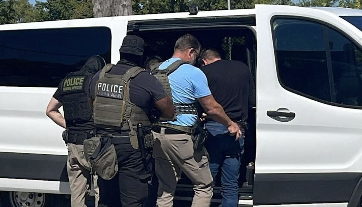 Federal Agents Make Immigration Arrests in West Chicago and at West Side Courtese – ryan