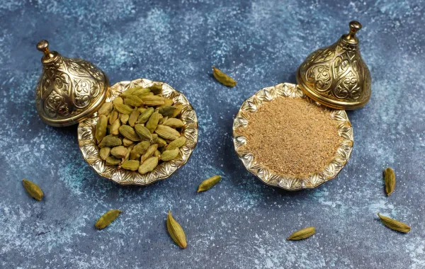 في اليوم الوطني السعودي: خلطات طبيعية من الهيل ورثتها المرأة السعودية عن الجدات