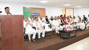 Jansuraj leader Vinita Vijay attacked the congress