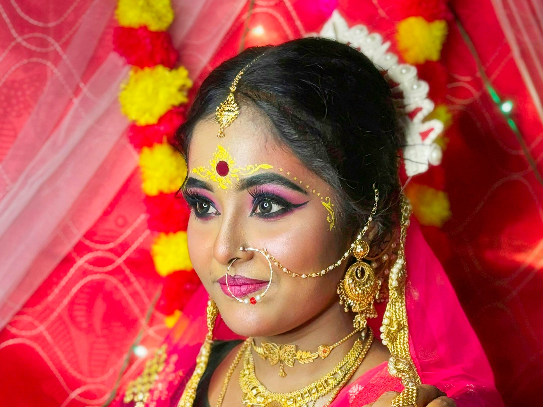 Celebrate Navratri in a Bengali look this time!
