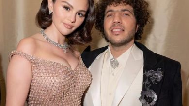 سيلينا غوميز و بيني بلانكو يحتفلات بزفافهما بعد أيام ويخفيان مكان الحفل حتى عن المدعويين!…
