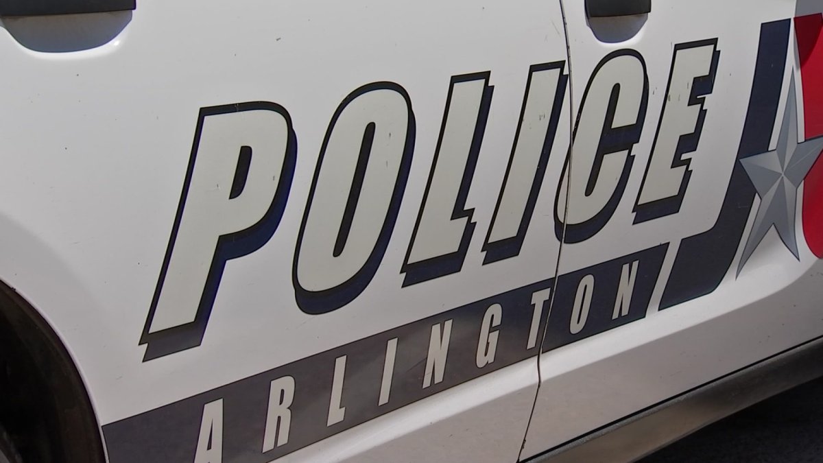 arlington-single-car-crash-leaves-one-insensible-–-nbc-5-dalas-falas-fret-wort